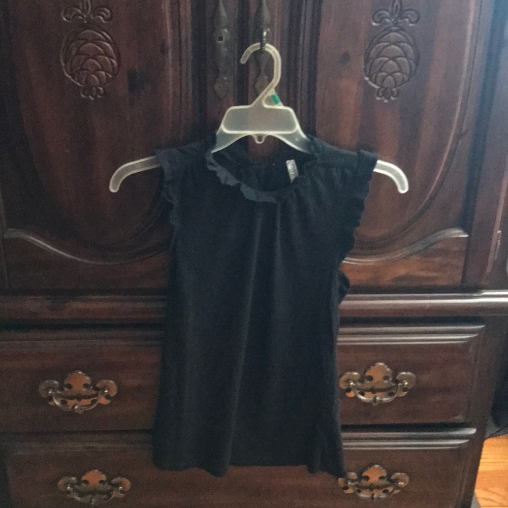 Old navy ruffled tank